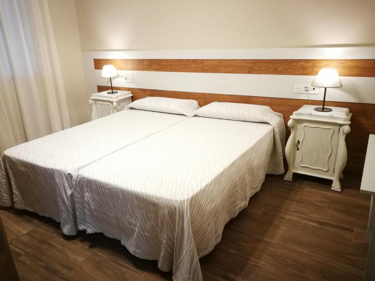 Apartamentos Turisticos Cullar Vega Eksteriør billede